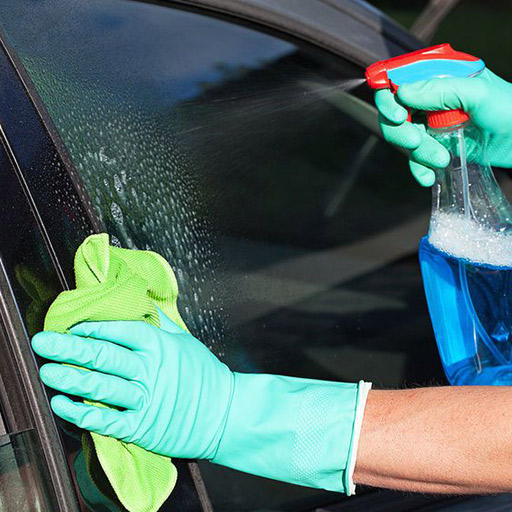 چگونگی تمیز کردن شیشه اتومبیل